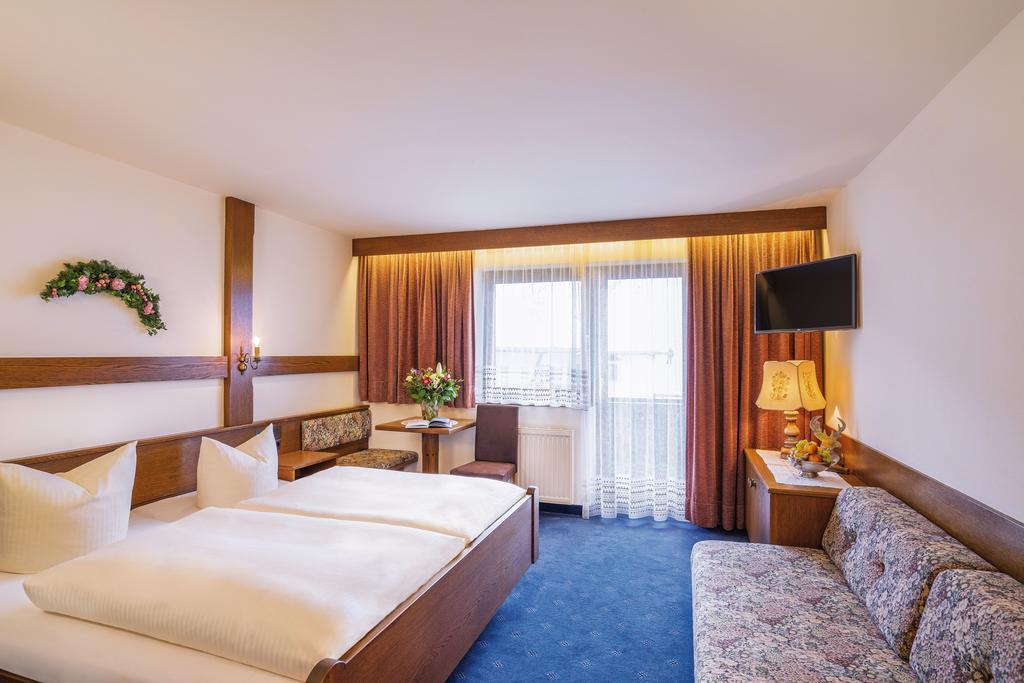 Sporthotel Pechtl Lermoos Exterior photo